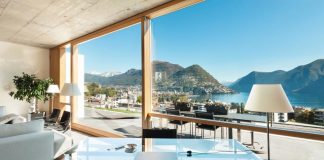 Designer Fashion Show Kicks off with Great Success at Variety