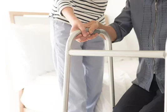 স্ট্রোক–পরবর্তী ফিজিওথেরাপি চিকিৎসা